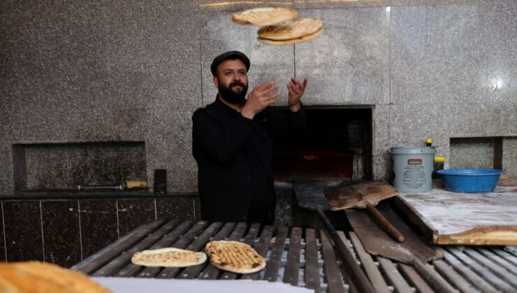 Adana’da fırında çalışan işçilerin zorlu Ramazan mesaisi